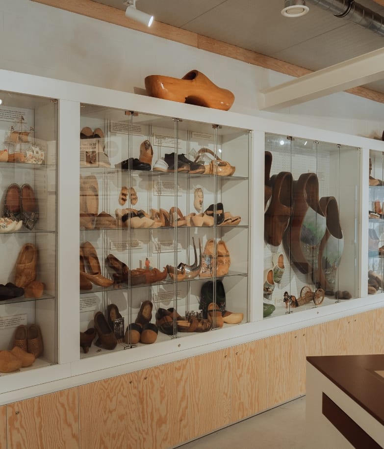 Klompenwand belevingscentrum KLINGSPOOR